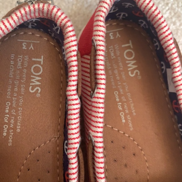Tom’s girls red shoes size 3 worn once - Picture 4 of 11
